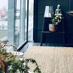 2X Bedroom Luxury Apartment With Amazing Views!