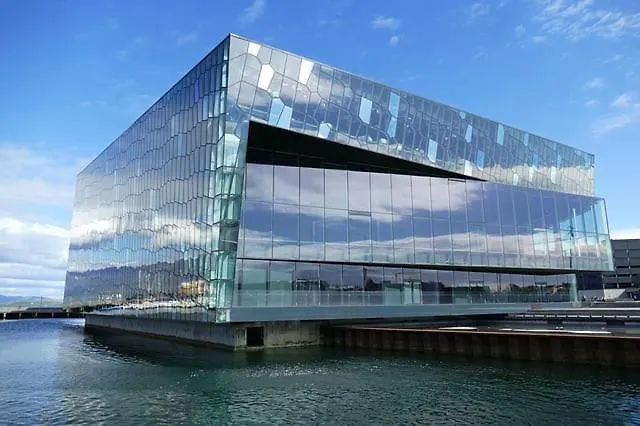 2X Bedroom Luxury Apartment With Amazing Views!